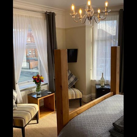 The Whalebone Arch Hotel Whitby Bagian luar foto