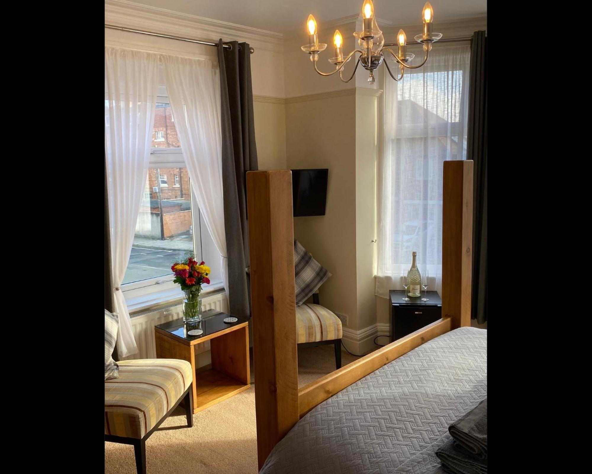 The Whalebone Arch Hotel Whitby Bagian luar foto
