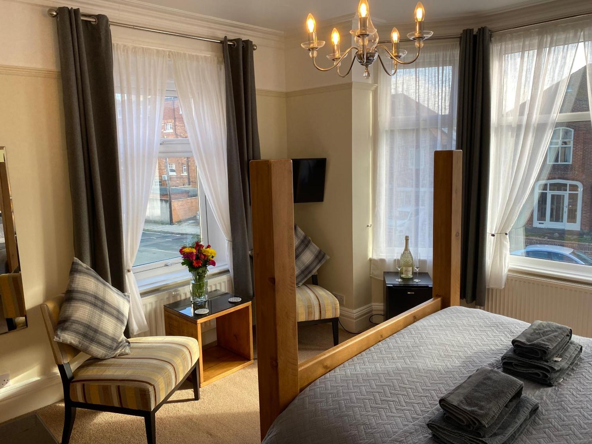 The Whalebone Arch Hotel Whitby Bagian luar foto