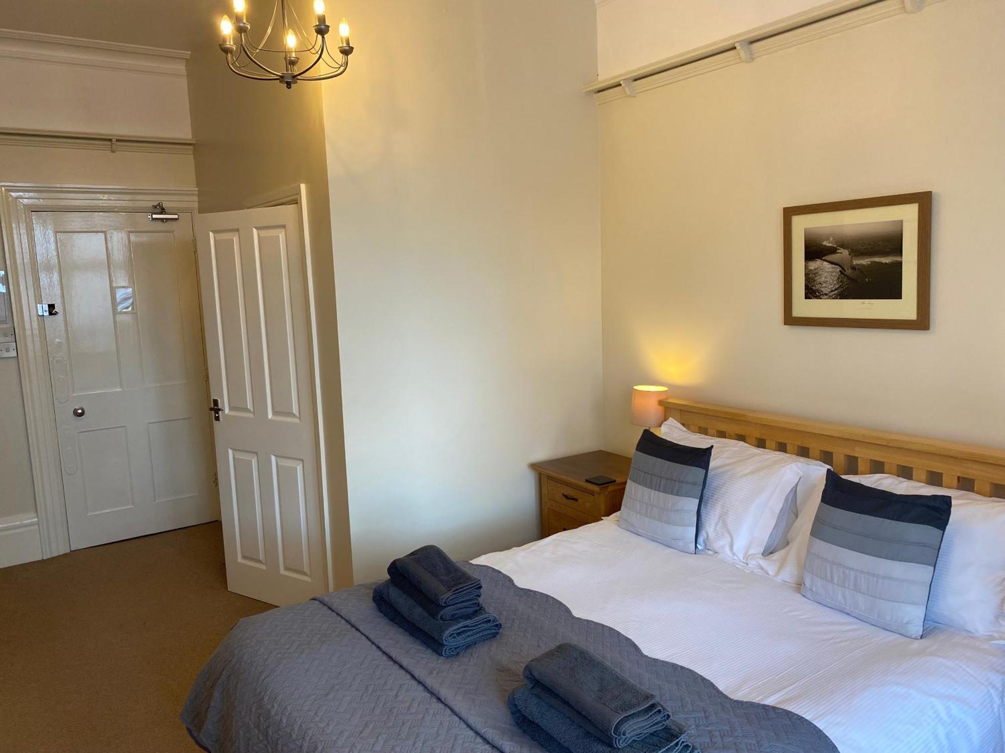 The Whalebone Arch Hotel Whitby Bagian luar foto
